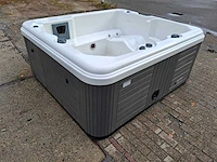 4 persoons jacuzzi en buitenspa - afbeelding 18 van  27
