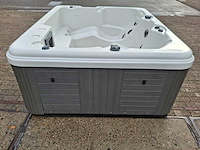4 persoons jacuzzi en buitenspa - afbeelding 13 van  27