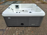 4 persoons jacuzzi en buitenspa - afbeelding 19 van  27