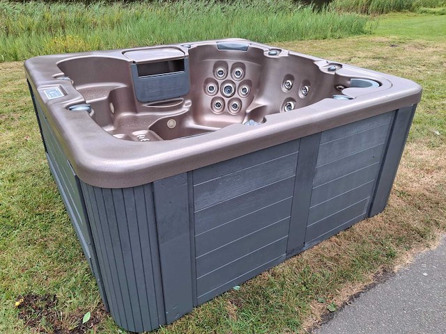 4 season spa 5 persoons amerikaans jacuzzi en buitenspa - afbeelding 25 van  29