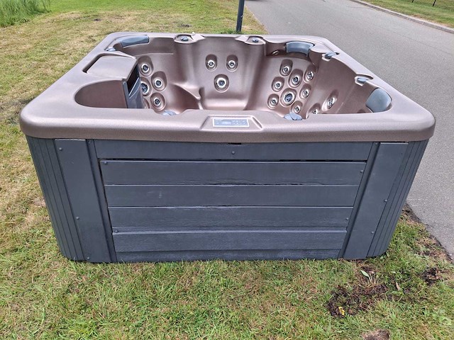 4 season spa 5 persoons amerikaans jacuzzi en buitenspa - afbeelding 27 van  29
