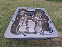 4 season spa 5 persoons amerikaans jacuzzi en buitenspa - afbeelding 1 van  29