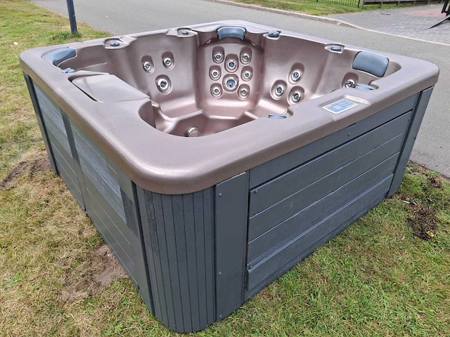 4 season spa 5 persoons amerikaans jacuzzi en buitenspa - afbeelding 20 van  29