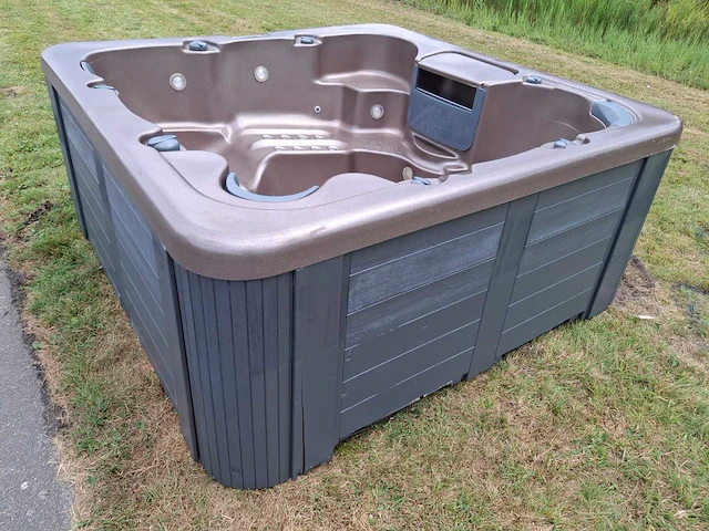 4 season spa 5 persoons amerikaans jacuzzi en buitenspa - afbeelding 13 van  29