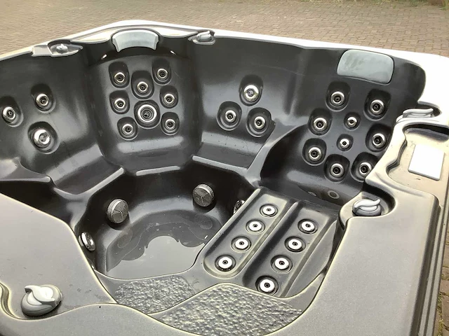 4 seasonspa easy top low end jacuzzi en buitenspa - afbeelding 3 van  13