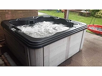 4 seasonspa easy top low end jacuzzi en buitenspa - afbeelding 10 van  13