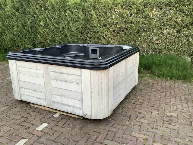 4 seasonspa easy top low end jacuzzi en buitenspa - afbeelding 8 van  15