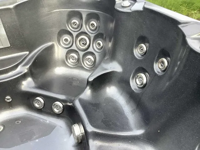 4 seasonspa easy top low end jacuzzi en buitenspa - afbeelding 12 van  15