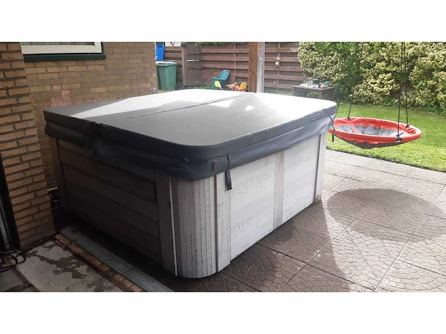 4 seasonspa easy top low end jacuzzi en buitenspa - afbeelding 12 van  13