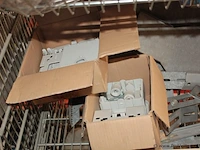 4 stapelrekken met inhoud - afbeelding 2 van  6