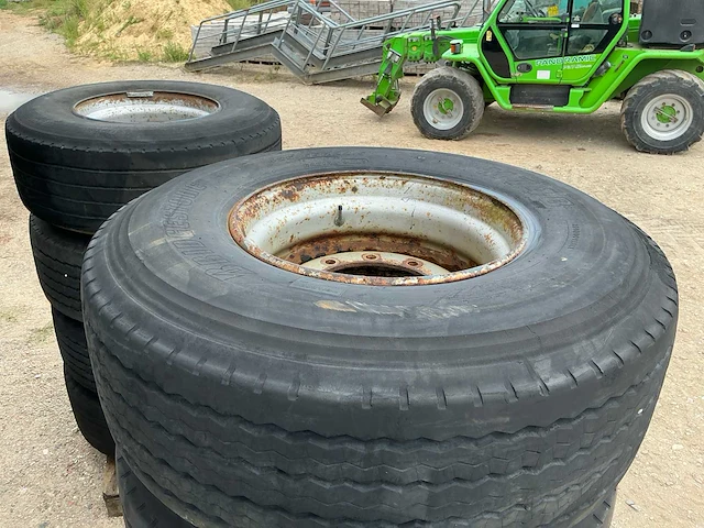 4 stuks 425/65 r22.5 op velg - afbeelding 3 van  8