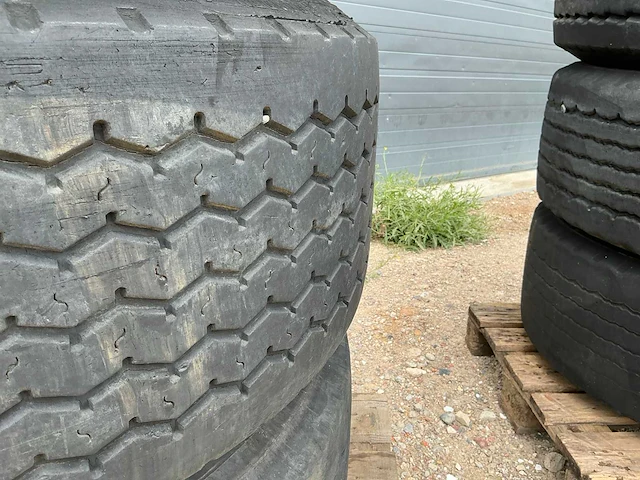 4 stuks 425/65 r22.5 op velg - afbeelding 7 van  8