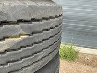 4 stuks 425/65 r22,5 op velg - afbeelding 4 van  7