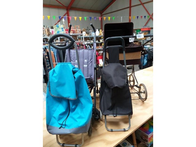 4 x diversen o.a. vintage kinderwagen, boodschappen trolley enz. - afbeelding 1 van  6