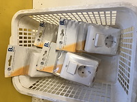 4 x schakelaar in een mandje 2 x enkel en 2 x dubbel - afbeelding 5 van  5