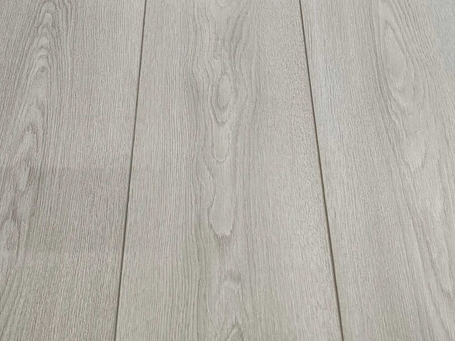 40 m2 laminaat plank - 1200 x 191 x 8 mm - afbeelding 1 van  3