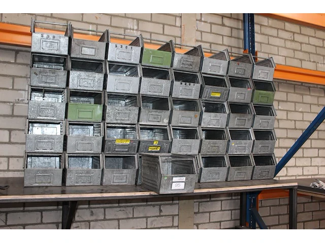 40 metalen stapelbare bakken met afmeting 21,5 x 34 x 20 cm. - afbeelding 2 van  2