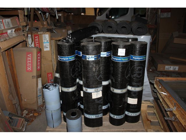40 rollen bitumen afwerking royalgum garden 470k14 op 2 pallets. 40 x 7,5 meter. - afbeelding 1 van  2