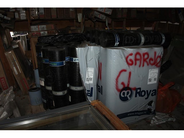 40 rollen bitumen afwerking royalgum garden 470k14 op 2 pallets. 40 x 7,5 meter. - afbeelding 2 van  2