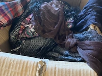 40 shawls retour uit verkoop - afbeelding 3 van  9