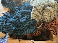 40 shawls retour uit verkoop - afbeelding 8 van  9