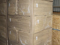 40 verpakkingen hennepvezelisolatie 57 x 120 x 12 cm (27.6 m2) met isolatiewaarde rs 3.0 op vier pallets. - afbeelding 3 van  4