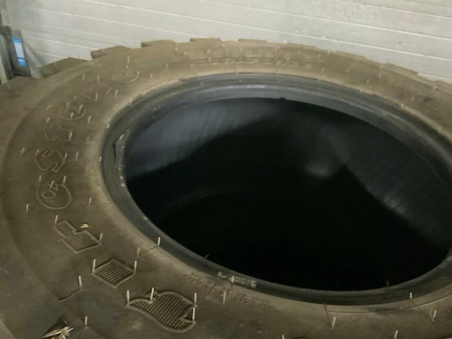 400/70 r20 4-delige bandenset - afbeelding 5 van  8