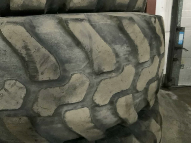 400/70 r20 4-delige bandenset - afbeelding 7 van  8