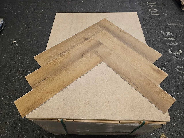 41 m2 pvc spc click visgraat - 650 x 150 x 5 mm - afbeelding 3 van  3