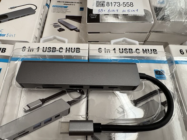 41x adapter usb-c (38x 6-in-1, 3x 5-in-1) - afbeelding 4 van  7