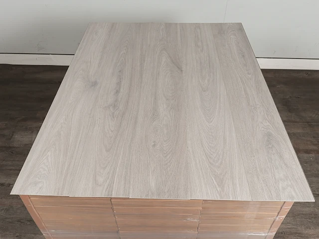 42 m2 laminaat plank - 1288 x 195 x 7 mm - afbeelding 3 van  4