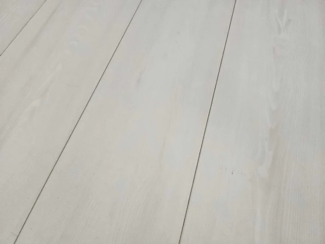 42 m2 laminaat plank - 1288 x 195 x 8 mm - afbeelding 1 van  3