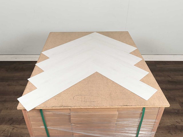 42 m2 pvc dryback visgraat - 610 x 150 x 2,5 mm - afbeelding 3 van  4