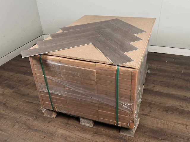 42 m2 pvc spc click visgraat - 610 x 150 x 4 mm - afbeelding 4 van  4