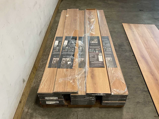 42,2m² extravagant kliklaminaat oak candy brown - afbeelding 5 van  10