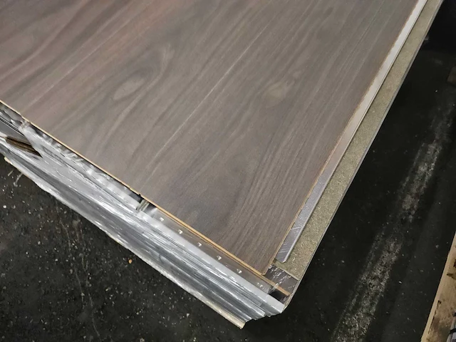 43 m2 laminaat plank - 1207 x 198 x 11 mm - afbeelding 2 van  3