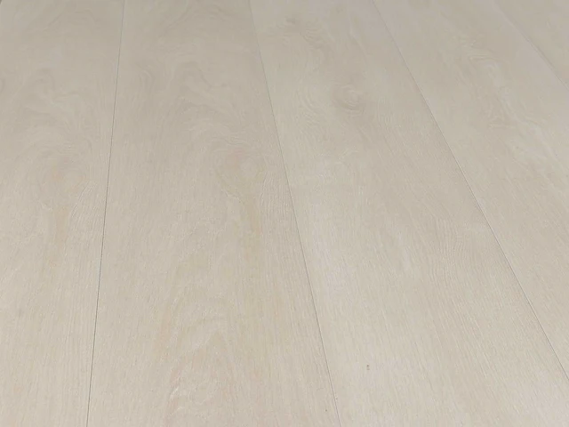 43 m2 laminaat plank - 1285 x 192 x 8 mm - afbeelding 1 van  4