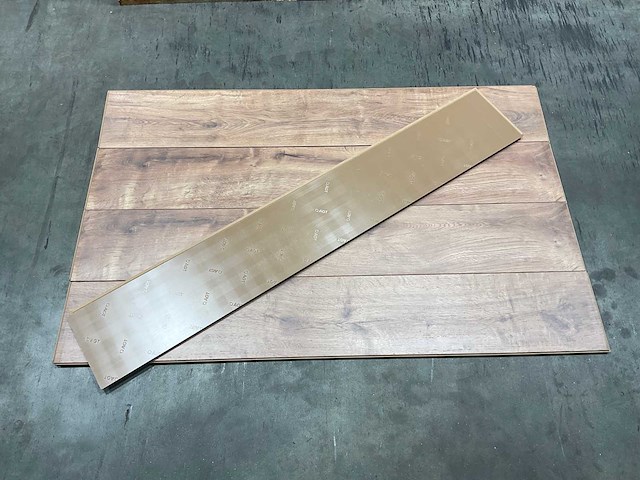 43,9m² purity glow mediterraan eiken laminaatvloer - afbeelding 11 van  11