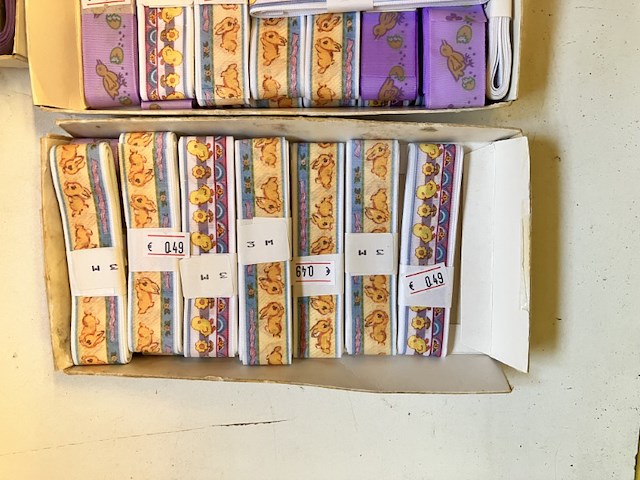 44 x lintjes a 3mtr. met kuikentjes of haasjes - afbeelding 4 van  5