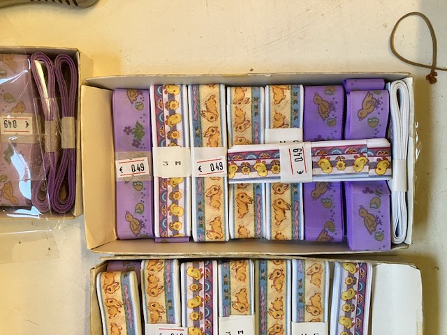 44 x lintjes a 3mtr. met kuikentjes of haasjes - afbeelding 5 van  5