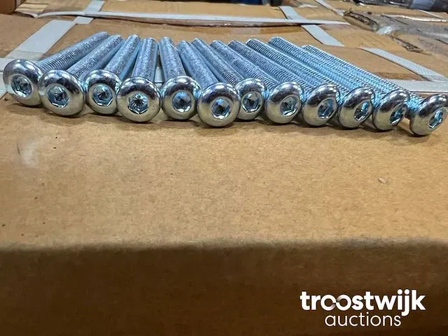44200 inbusbouten m8x70mm lage bolkop - afbeelding 2 van  6