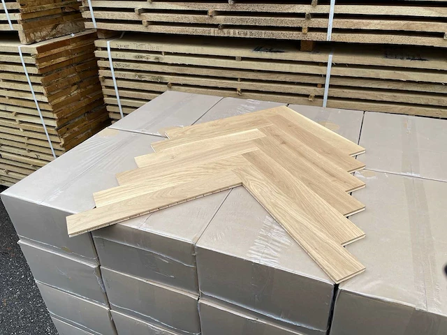 44,40 m2 eiken visgraat parketvloer - multiplank - invisible 70x440 mm - afbeelding 1 van  8