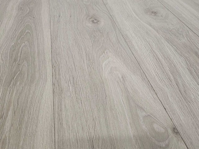 45 m2 laminaat plank - 1207 x 198 x 11 mm - afbeelding 1 van  3