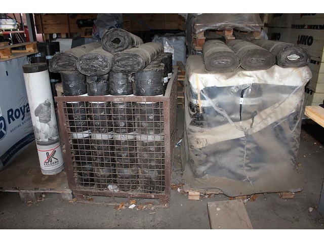 45 rollen geperforeerde onderlaag 250p16. - afbeelding 1 van  2