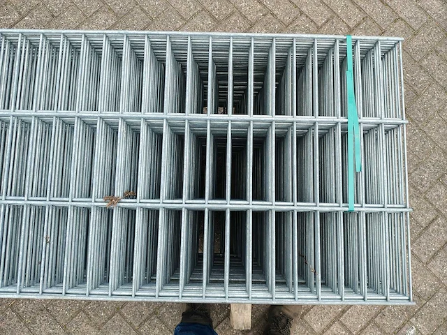 45x heras - 8/6/8 - dubbelstaafs hekwerk gegalvaniseerd - afbeelding 2 van  10