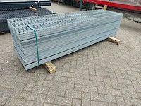 45x heras - 8/6/8 - dubbelstaafs hekwerk gegalvaniseerd - afbeelding 1 van  10