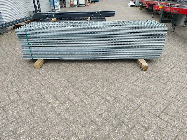 45x heras - 8/6/8 - dubbelstaafs hekwerk gegalvaniseerd - afbeelding 3 van  10