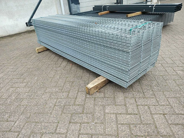 45x heras - 8/6/8 - dubbelstaafs hekwerk gegalvaniseerd - afbeelding 4 van  10