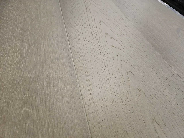 46 m2 parket eiken fineer berry alloc - 2410 x 241 x 10,1 mm - afbeelding 1 van  3