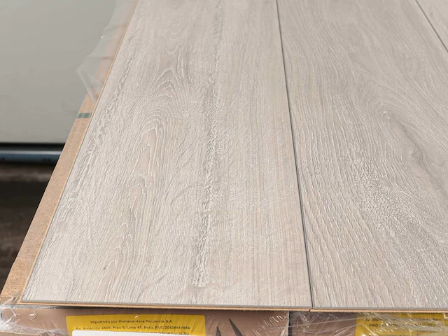 47 m2 laminaat plank - 1288 x 195 x 8 mm - afbeelding 2 van  4